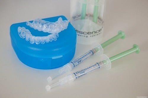 Tẩy trắng răng bằng máng bao nhiêu tiền? Chi phí trọn gói 1 liệu trình 4 Tẩy trắng răng bằng máng bao nhiêu tiền? Chi phí trọn gói 1 liệu trình 4